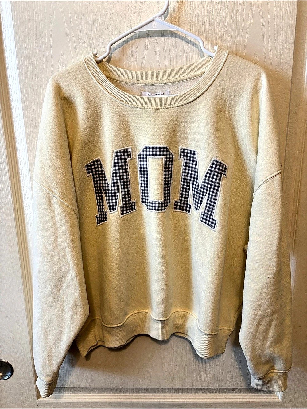 Grayson Threads Checkered MOM Sweatshirt in Cream Size XL